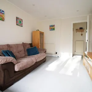 Cohost Partners- Free Parking | Close To Town Bath